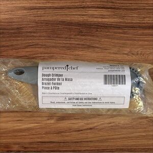Pampered Chef Dough Crimper - New!
